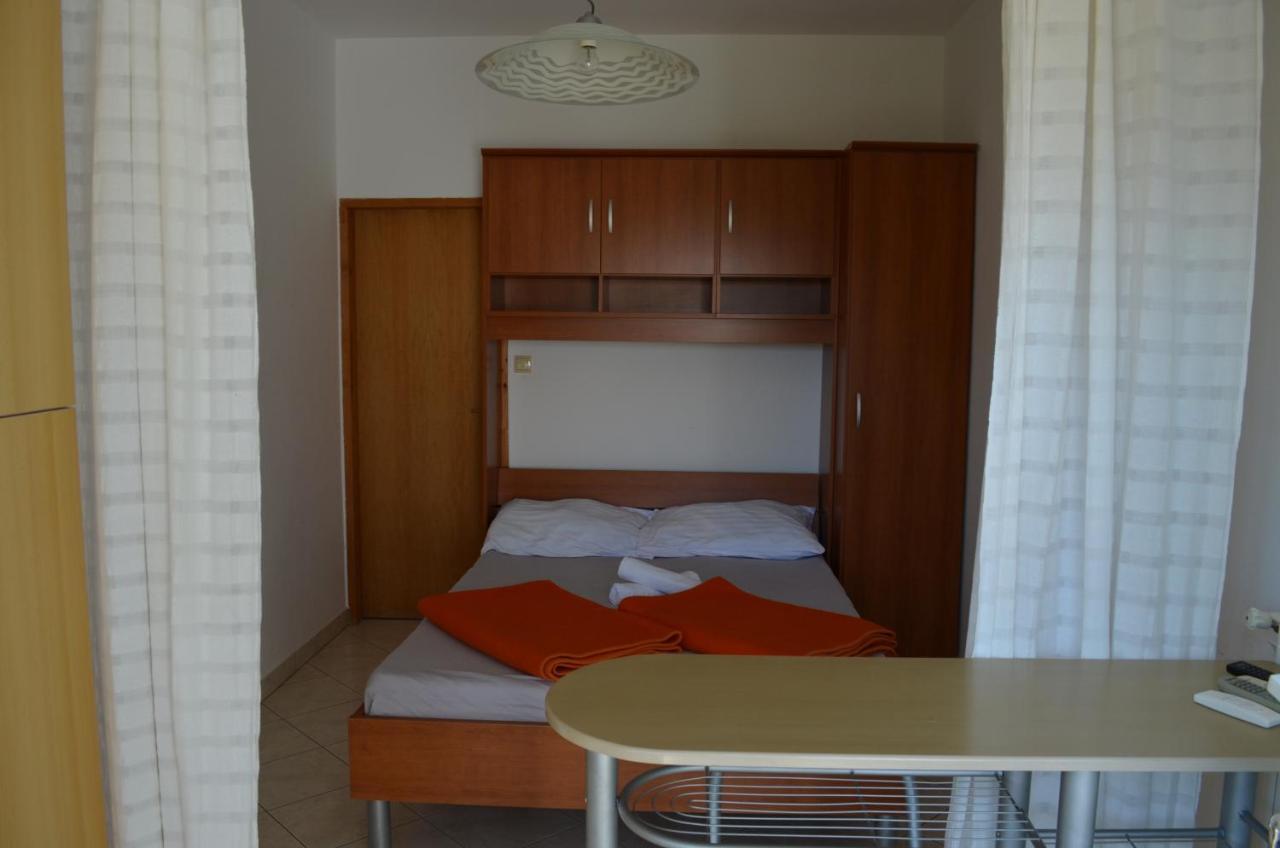 Apartments Leticia I Baška Dış mekan fotoğraf