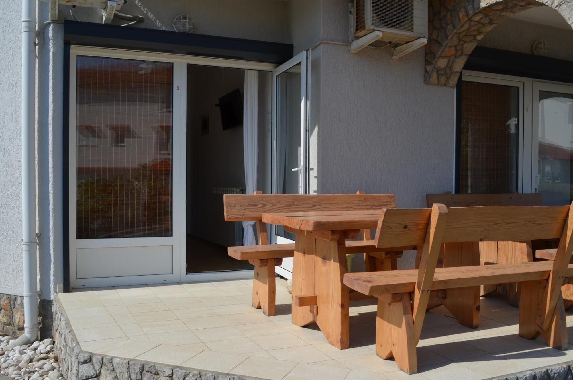 Apartments Leticia I Baška Dış mekan fotoğraf