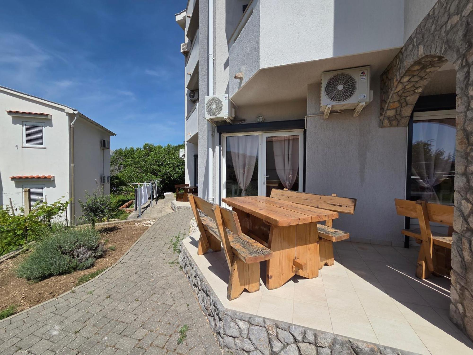 Apartments Leticia I Baška Dış mekan fotoğraf